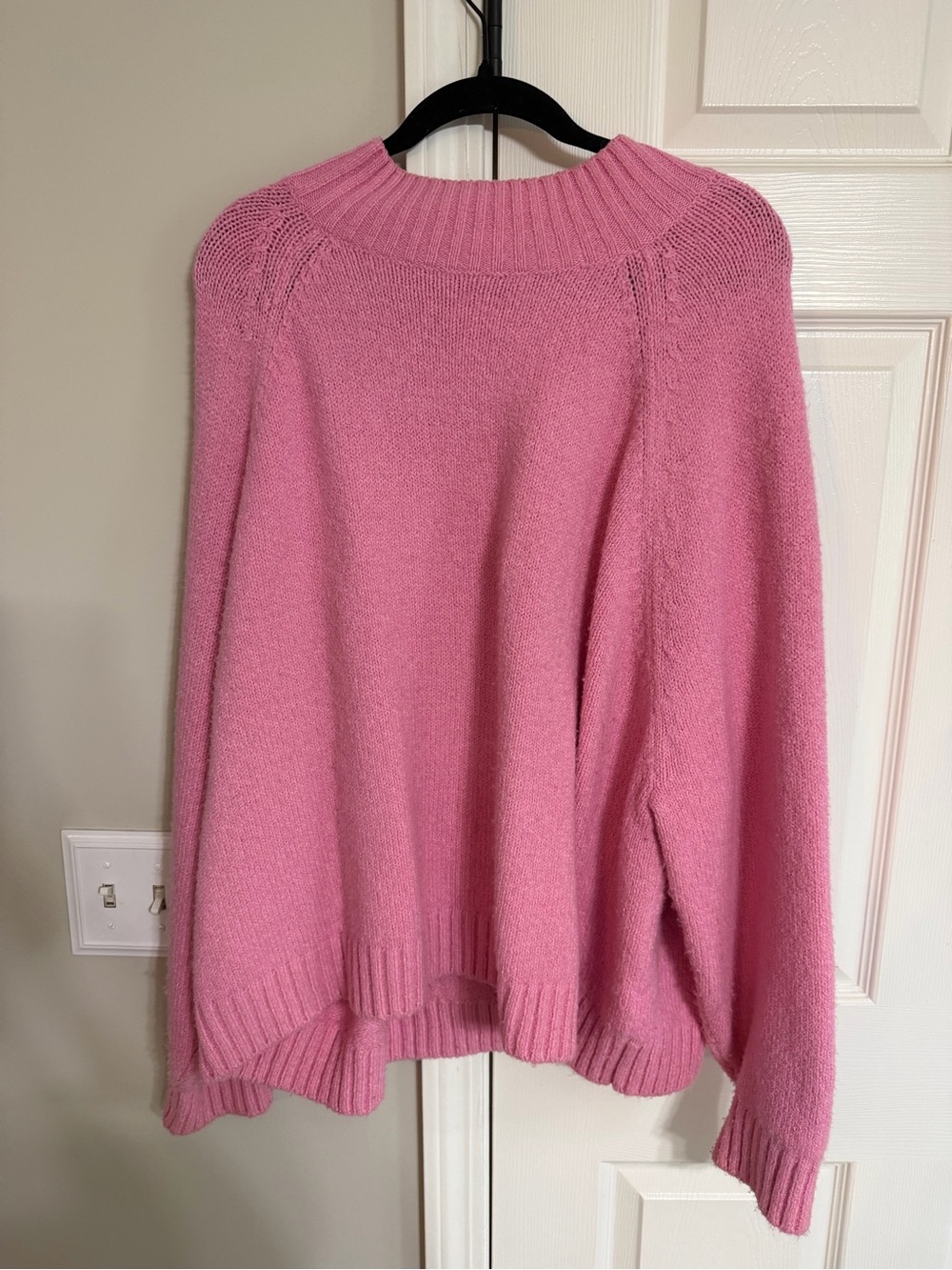 Old Navy Pink Women’s Crewneck Sweater